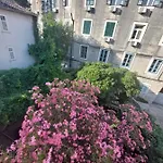 App Old Garden House Apartment
