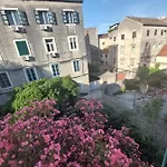App Old Garden House Apartment Sibenik