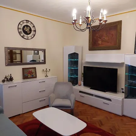 App Old Garden House Διαμέρισμα Σίμπενικ