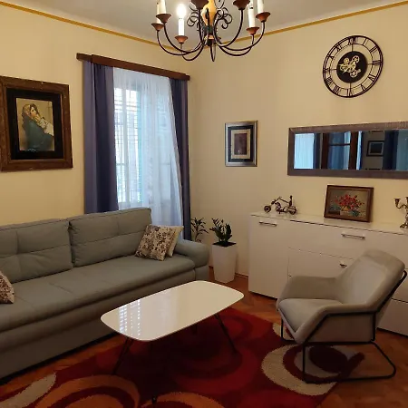 App Old Garden House *