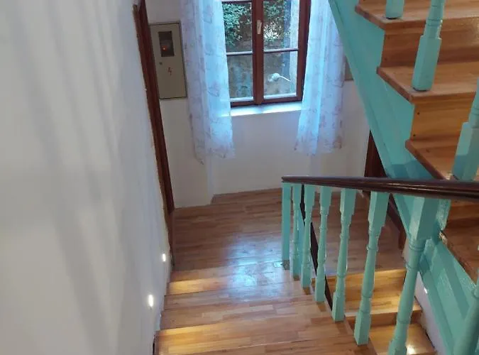 App Old Garden House