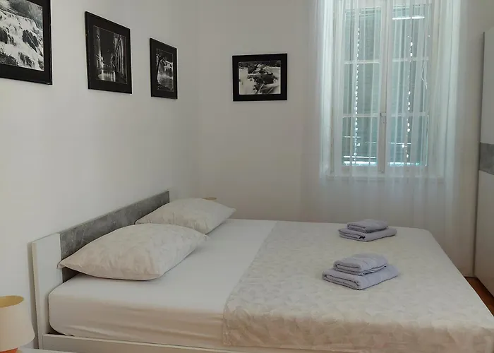 App Old Garden House Διαμέρισμα Σίμπενικ